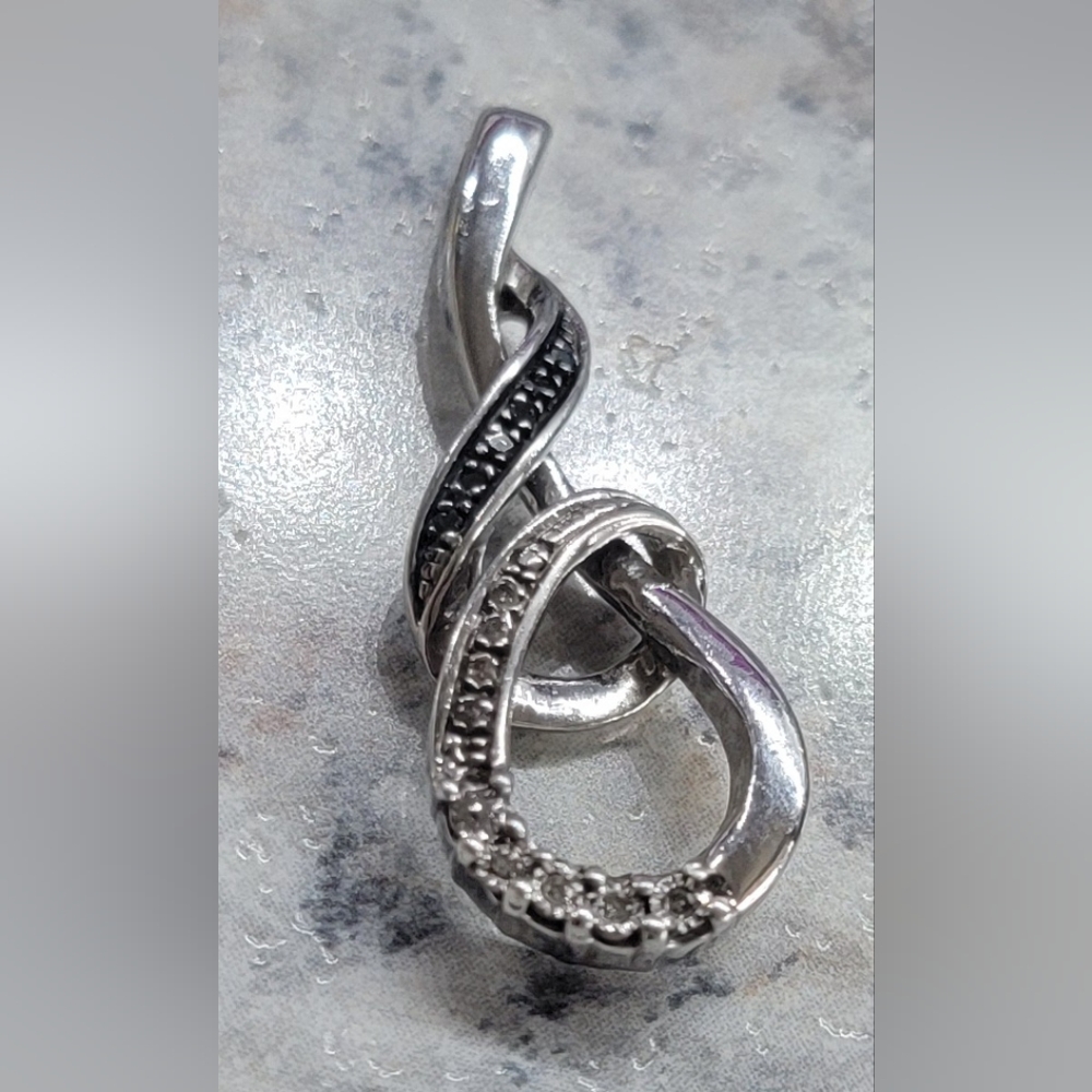 Sterling Silver Pendant - Picture 3 of 6